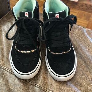 Girls air walk shoes size 4